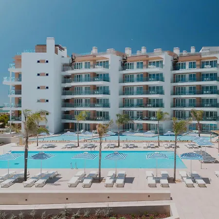 Dom Pedro Residences Aparthotel 4*