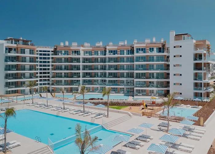 Dom Pedro Residences شقة فندقية 4*